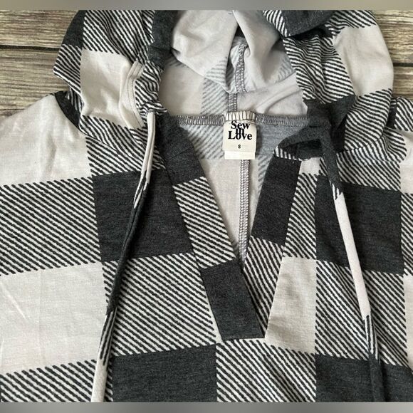 Black & white Buffalo Plaid hoodie - Picture 2 of 6